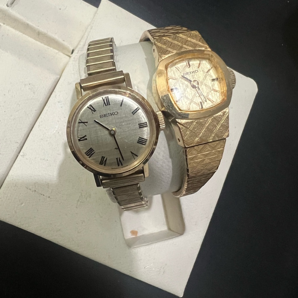 Lot of 2 vintage Seiko mechanical ladies watch
